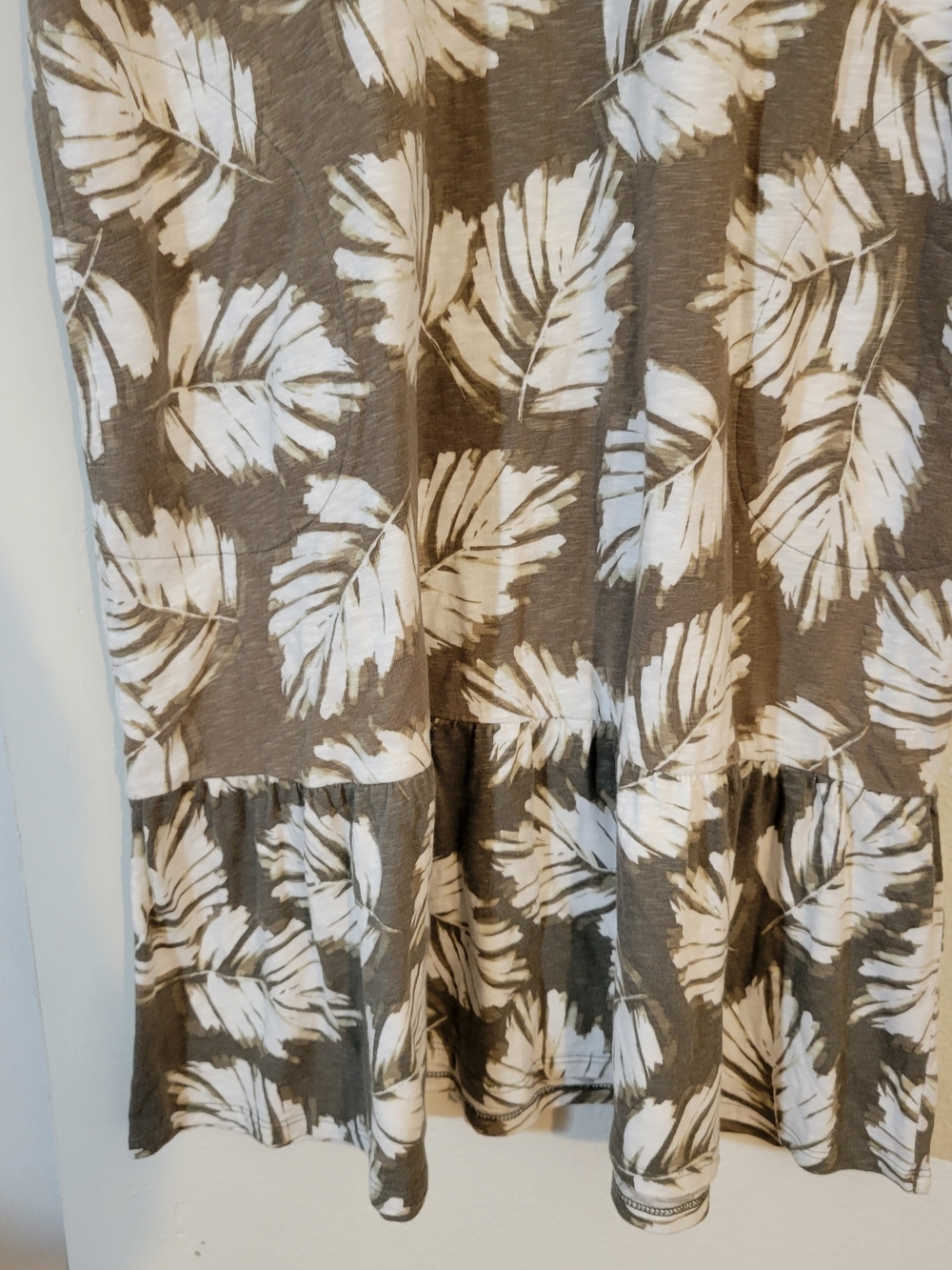 J. Jill Taupe Maxi Dress with White Leaf Print - Picture 4 of 6